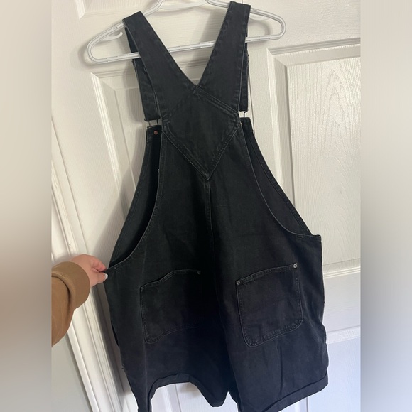 Old Navy Overall Shorts - Picture 2 of 3